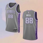 Camiseta Sacramento Kings Neemias Queta NO 88 Ciudad 2022-23 Gris