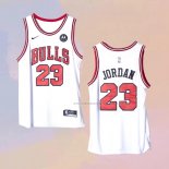 Camiseta Chicago Bulls Michael Jordan NO 23 Association 2022-23 Blanco