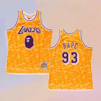 Camiseta Los Angeles Lakers Bape NO 93 Mitchell & Ness Amarillo