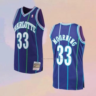 Camiseta Charlotte Hornets Alonzo Mourning NO 33 Mitchell & Ness Violeta