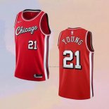 Camiseta Chicago Bulls Thaddeus Young NO 21 Ciudad 2021-22 Rojo