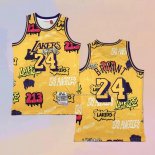 Camiseta Los Angeles Lakers Kobe Bryant NO 24 Slap Sticker Mitchell & Ness 1996-97 Amarillo